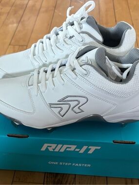 Ringor softball cleats - metal size 8